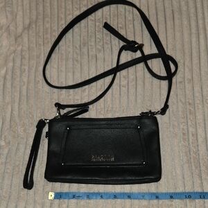 Kenneth Cole Reaction Elegant Black Crossbody Bag